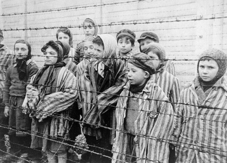 Kapos The PrisonersTurnedGuards Of The Holocaust