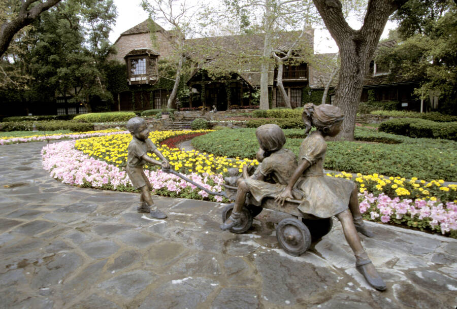 Child Statues At Neverland