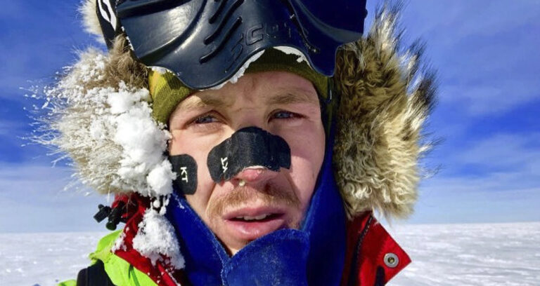 Colin O'brady Staring