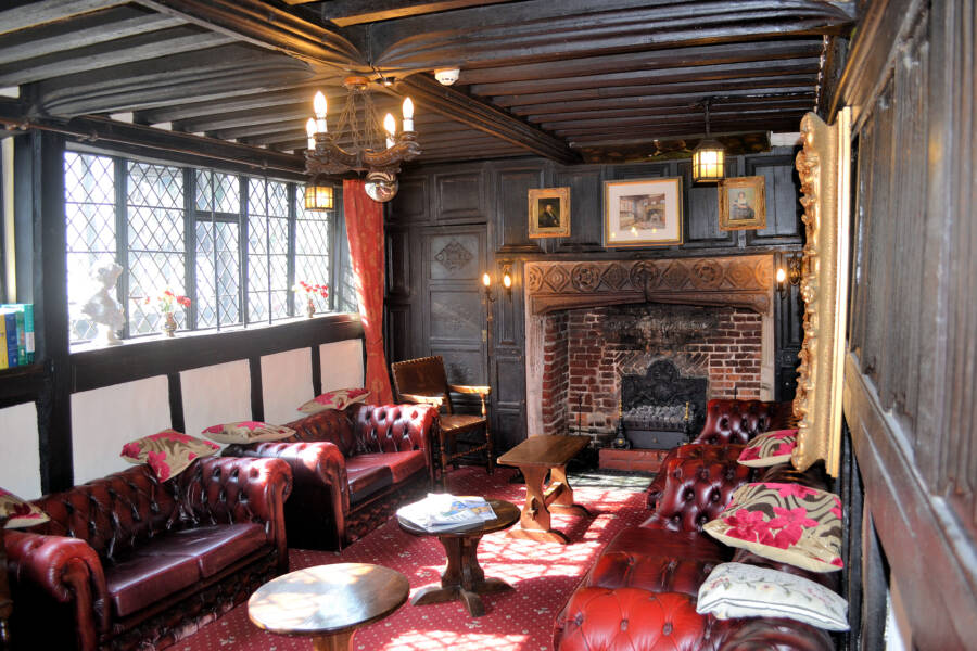 The Lounge Inside The Mermaid Inn