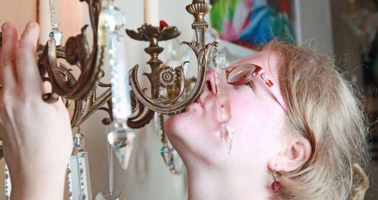 Amanda Liberty Kissing Chandelier