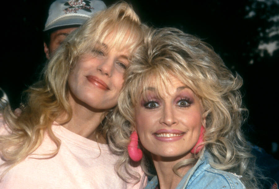 44 Pictures Of Dolly Partons Life From Her Youth To The Present 