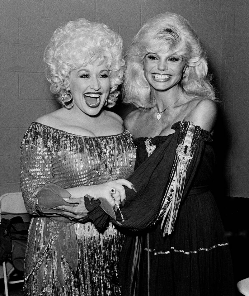 44 Pictures Of Dolly Parton's Life From Her Youth To The Present