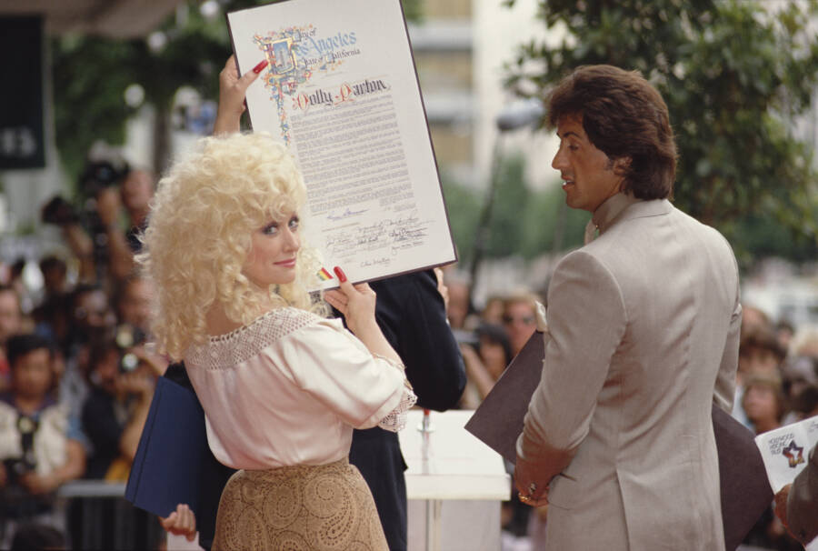 44 Pictures Of Dolly Parton's Life From Her Youth To The Present