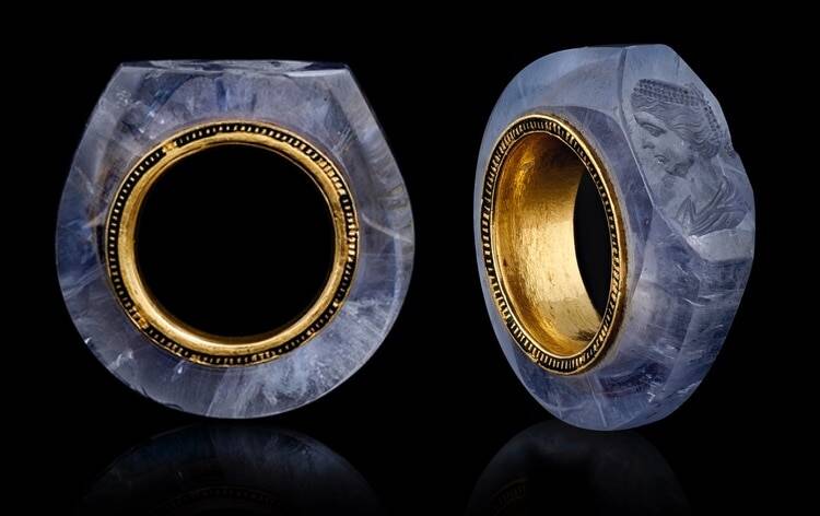 44 Ancient Artifacts That Unlock The Mysteries Of Our Past   Sapphire Caligula Ring 