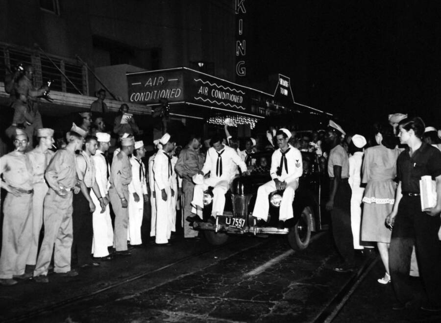 33 VJ Day Photos That Capture The Victory Over Japan In 1945