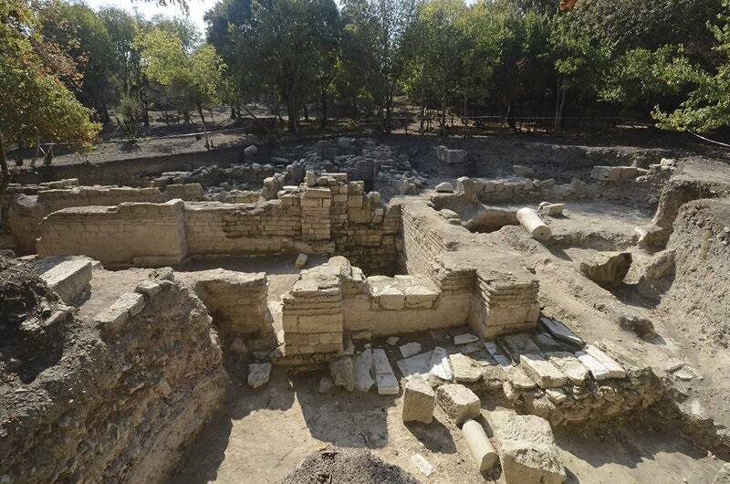 Bathonea Ruins