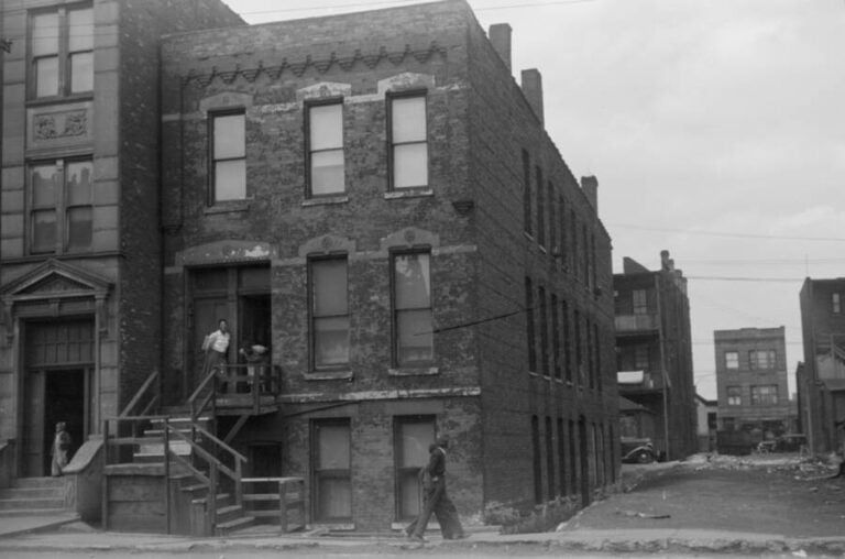 Inside CabriniGreen, Chicago's Infamous Housing Failure