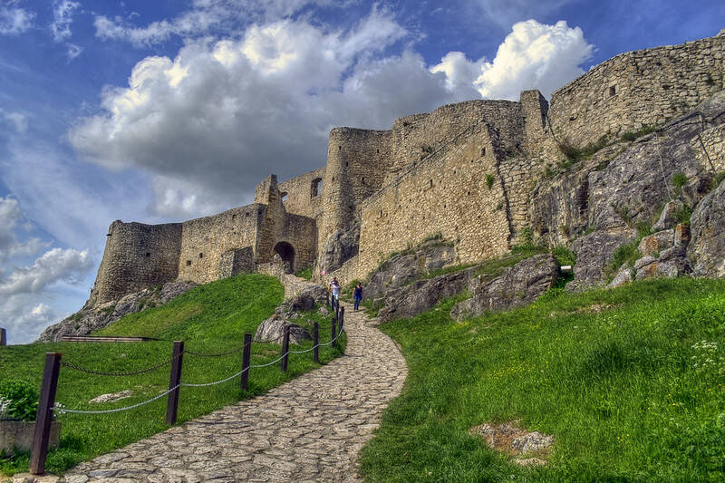 Path To Spiš Castle