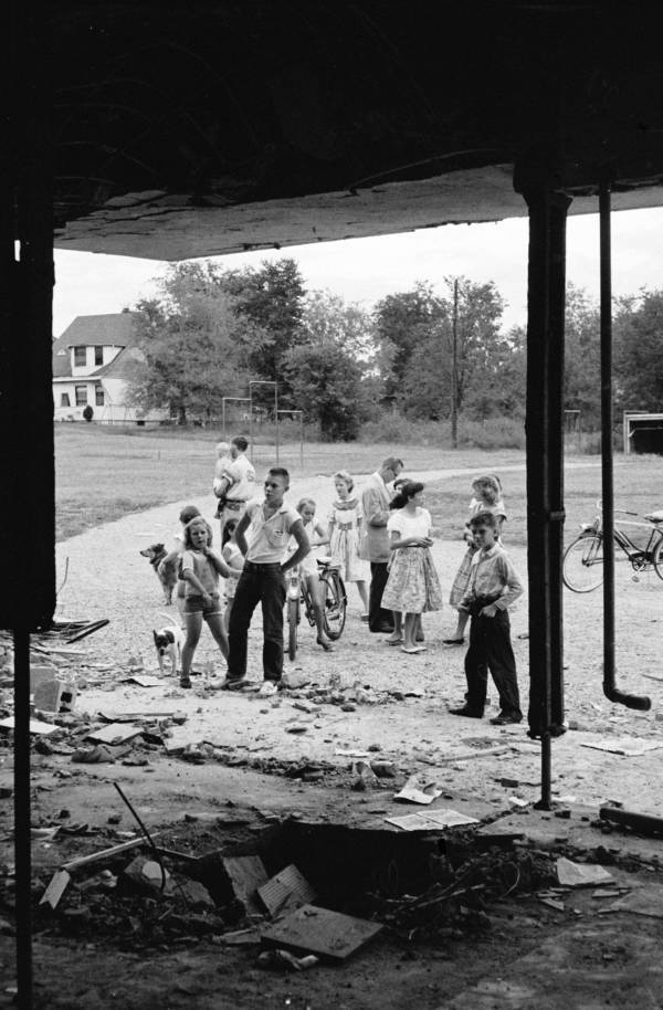 photos-that-reveal-the-anti-civil-rights-movement-in-1960s-america