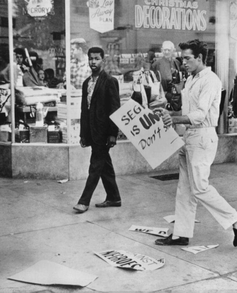 Photos That Reveal The Anti Civil Rights Movement In S America