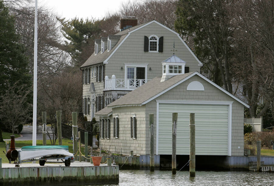 the-amityville-horror-house-and-its-true-story-of-terror