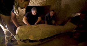Finding Egyptian Coffins