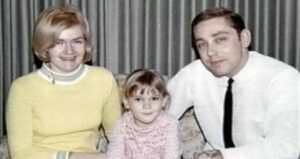 Macdonald With His Wife And Daughter