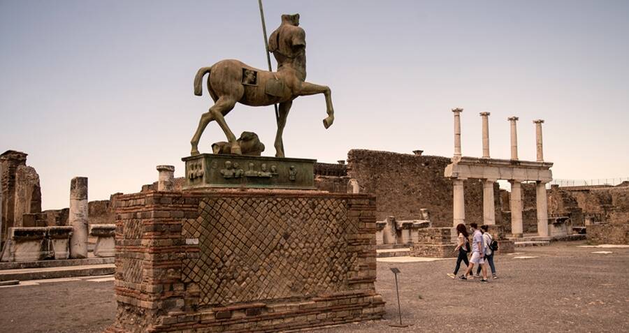 Woman Returns 'Cursed' Artifacts Stolen From Pompeii