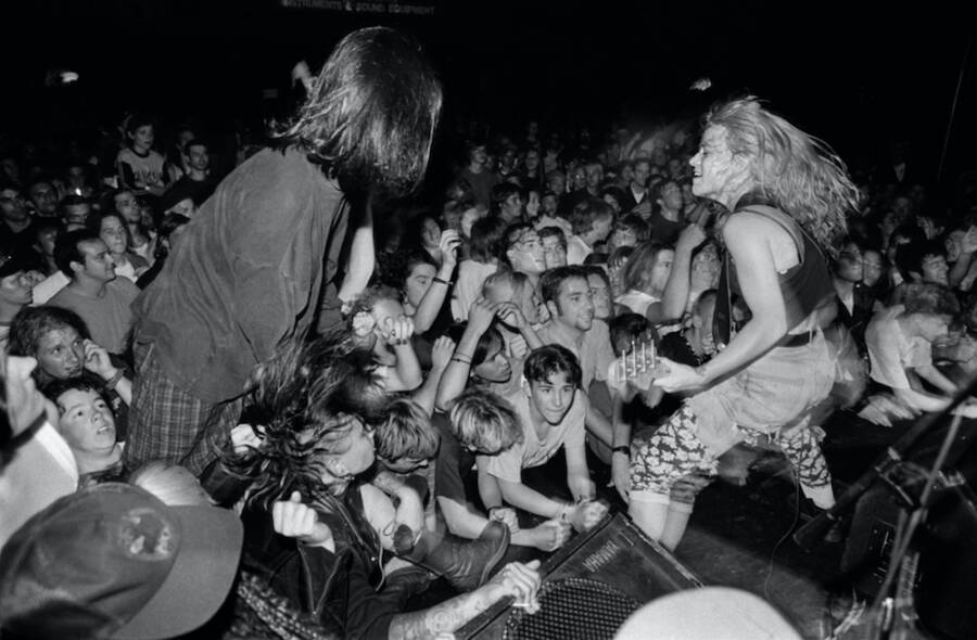 55 Pictures Of ’90s Grunge That Capture The Fashion Of Gen X