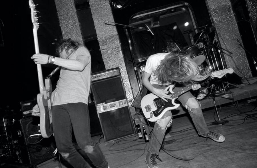 55 Pictures Of ’90s Grunge That Capture The Fashion Of Gen X