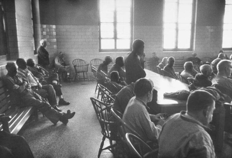 Inside Nine Horrifying Insane Asylums Of Centuries Past