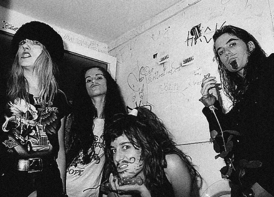 55 Pictures Of ’90s Grunge That Capture The Fashion Of Gen X