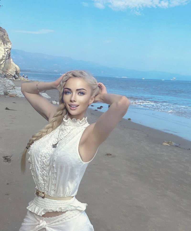 Valeria Lukyanova Posing On The Beach