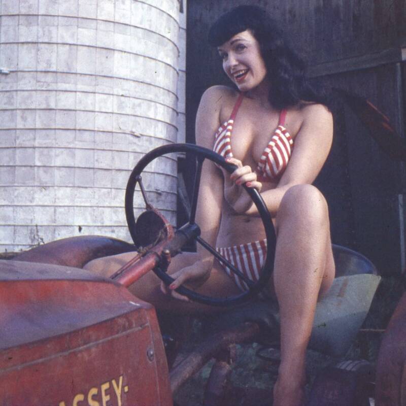 Bettie Page Pinup Photo