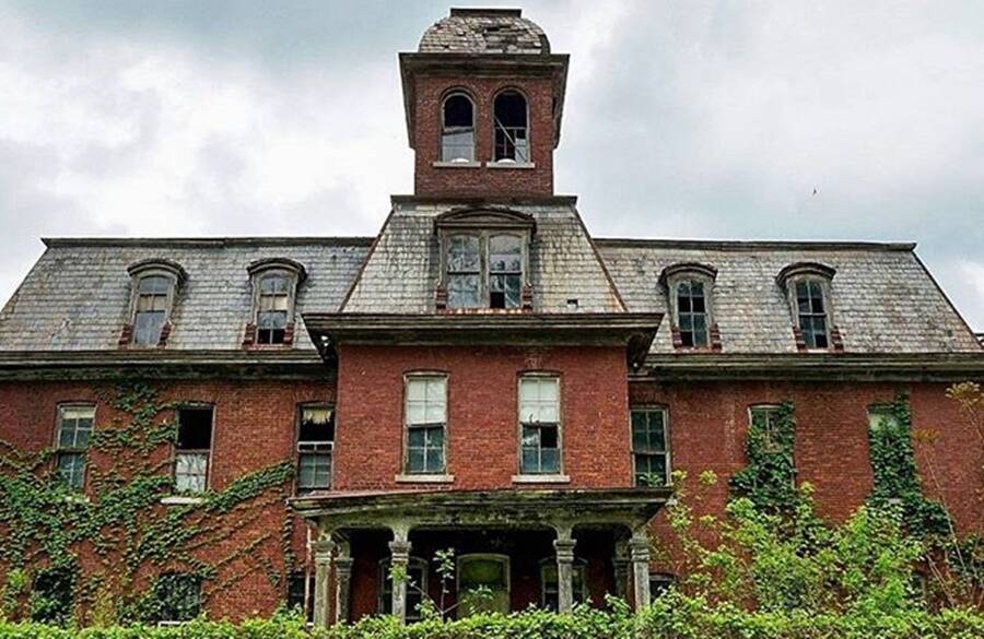 9 Abandoned Asylums That Will Make Your Skin Crawl