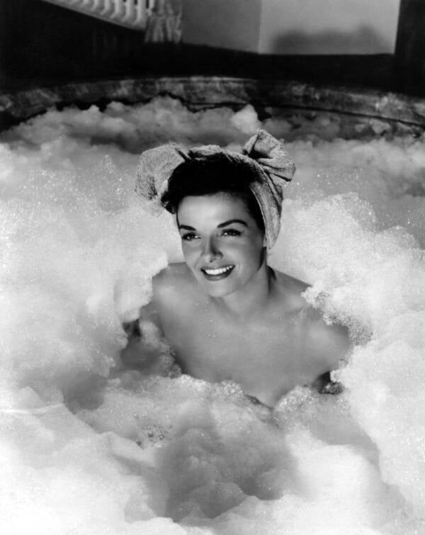 Jane Russell In The Bathtub