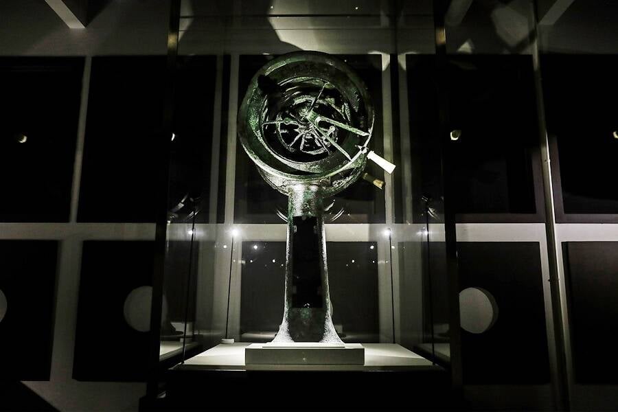 25 Heartbreaking Titanic Artifacts — And The Powerful Stories They Tell