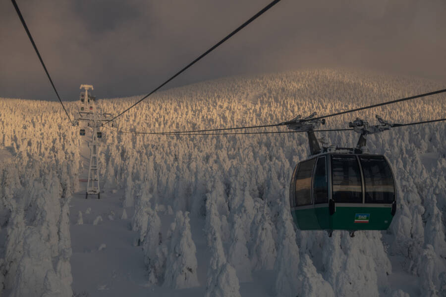 Cable Car Over Juhyo