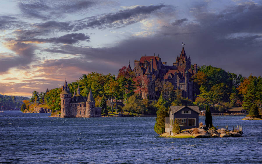 Castle of heart. Замок Больдта. Boldt Castle Heart Island.