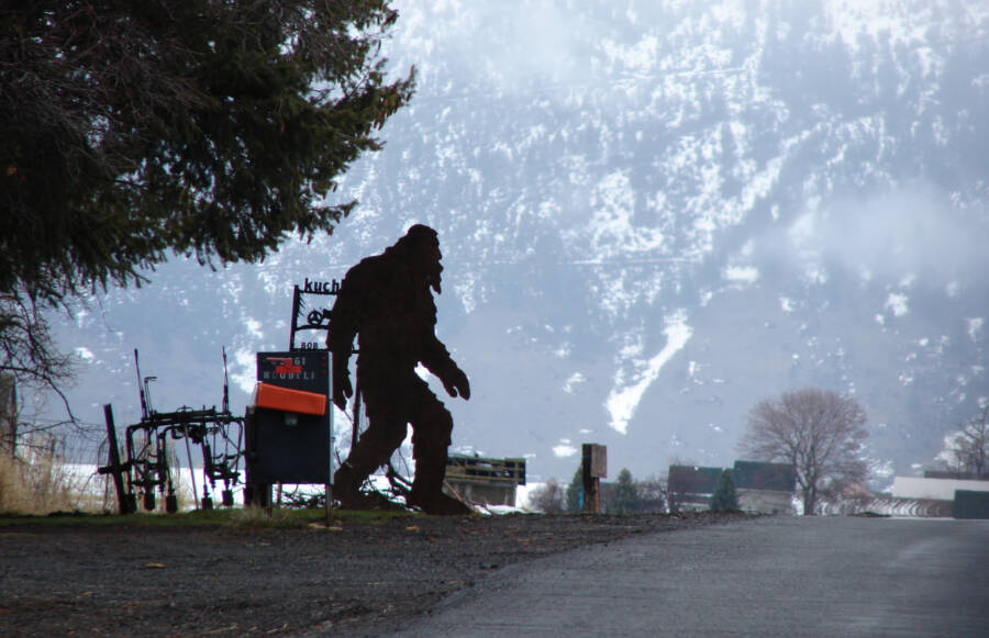 Bigfoot Statue In Oregon