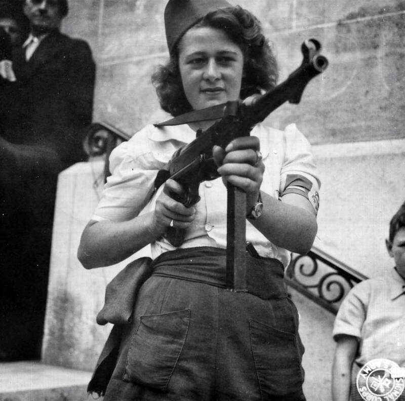 Simone Segouin With A Machine Gun
