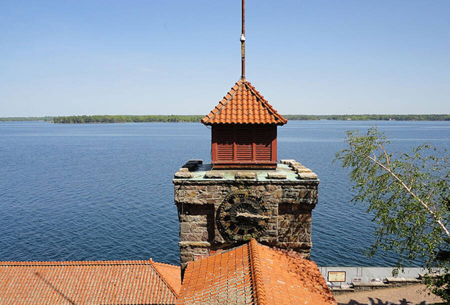 Clock Tower Singer Castle