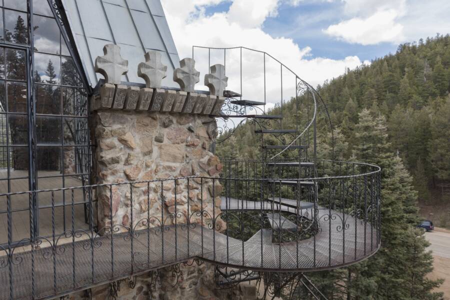 Explore Bishop Castle, The 16-Story Mountain Palace Built By One Man