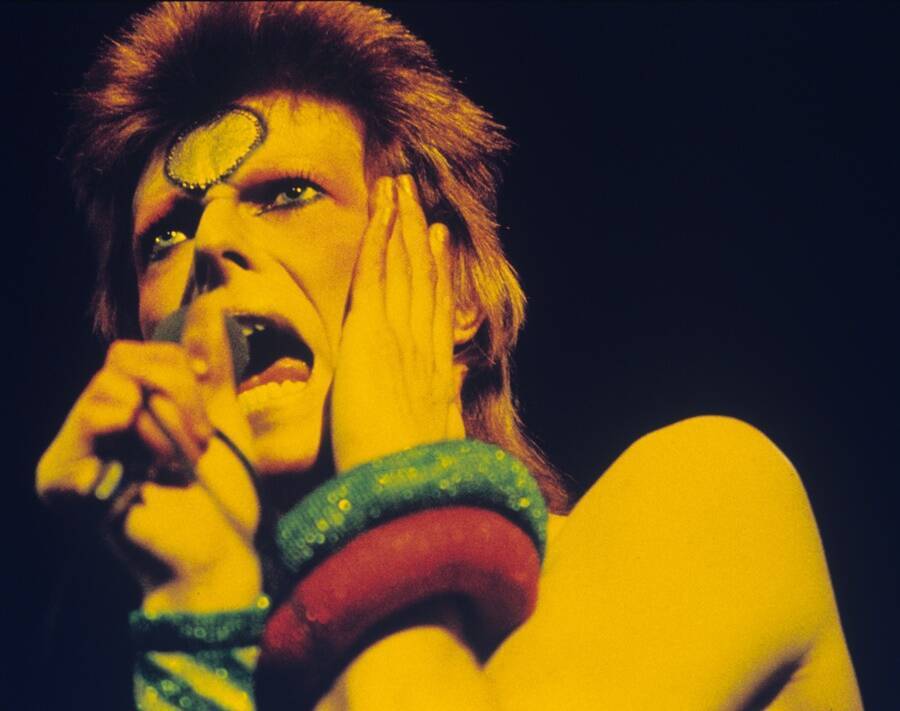 David Bowie Performing