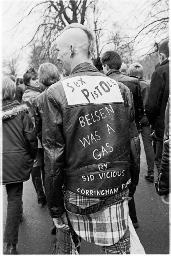 Experience The British Punk Movement In 32 Wild Images 8344