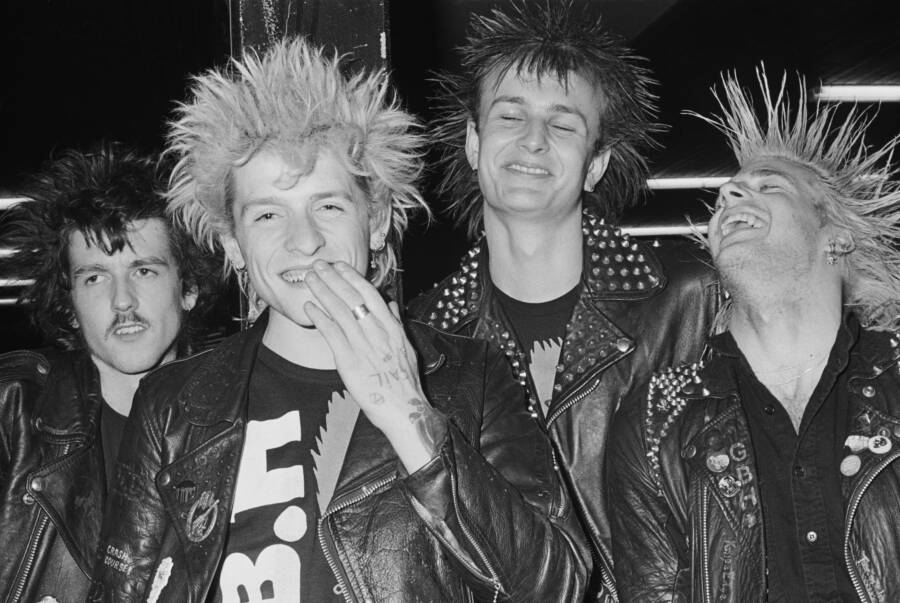 Experience The British Punk Movement In 32 Wild Images 9761