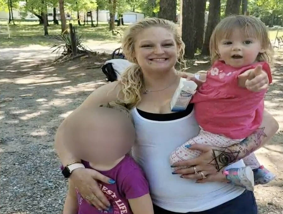 Tiffani Hill y dos hijas