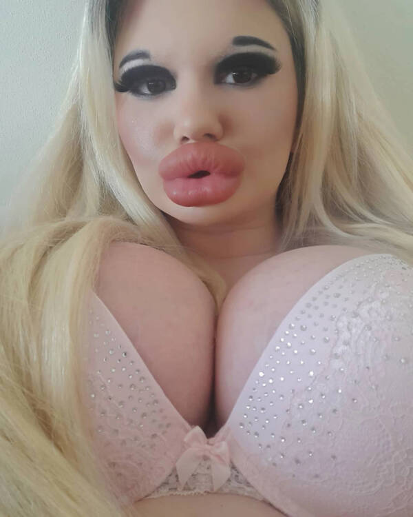 Andrea Ivanova Showing Biggest Lips In The World