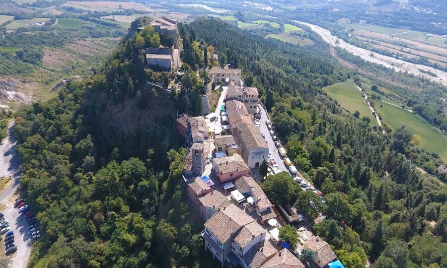 Castello Di Montebello