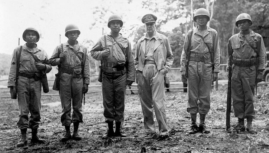 Tropas indias MacArthur