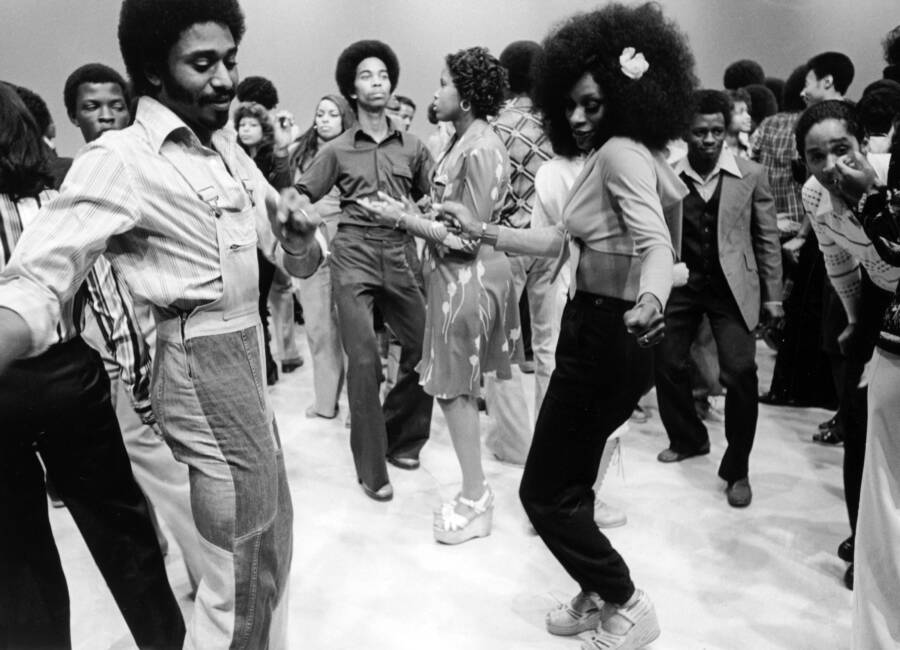 Soul Train Dancers Dancing