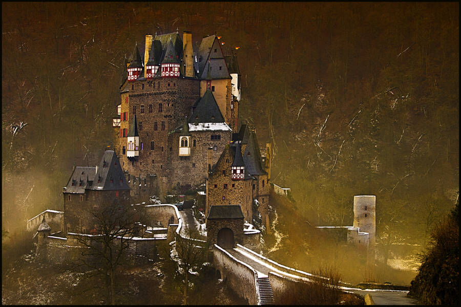Burg Eltz Fog