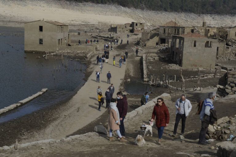 ghost-town-of-aceredo-emerges-after-30-years-underwater