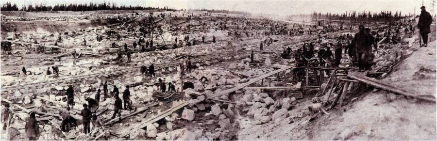 Gulag Prisoners Working On White Sea Canal