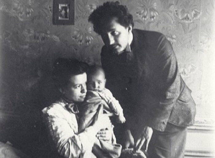 Einstein Family