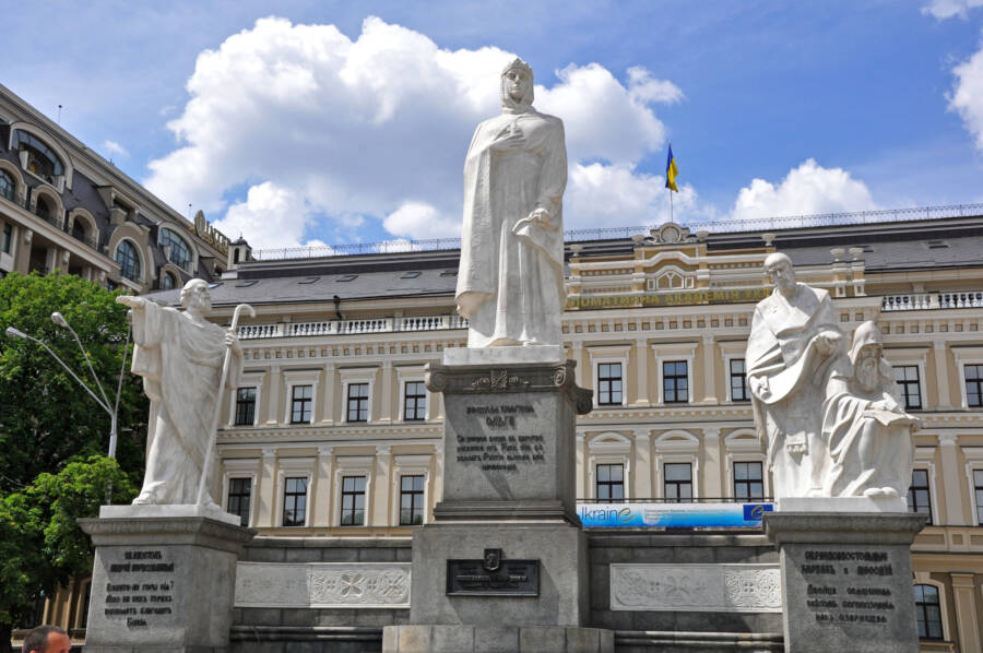 Monumento a la princesa Olga en Kiev