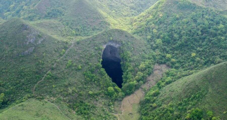 Massive Sinkhole Found In Southern China With A Forest At The Bottom