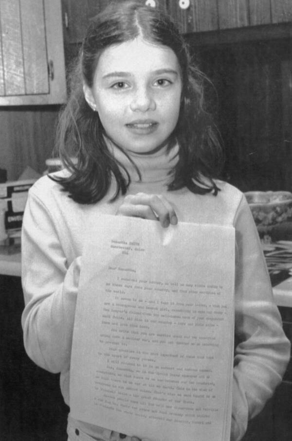 Samantha Smith Holding A Letter