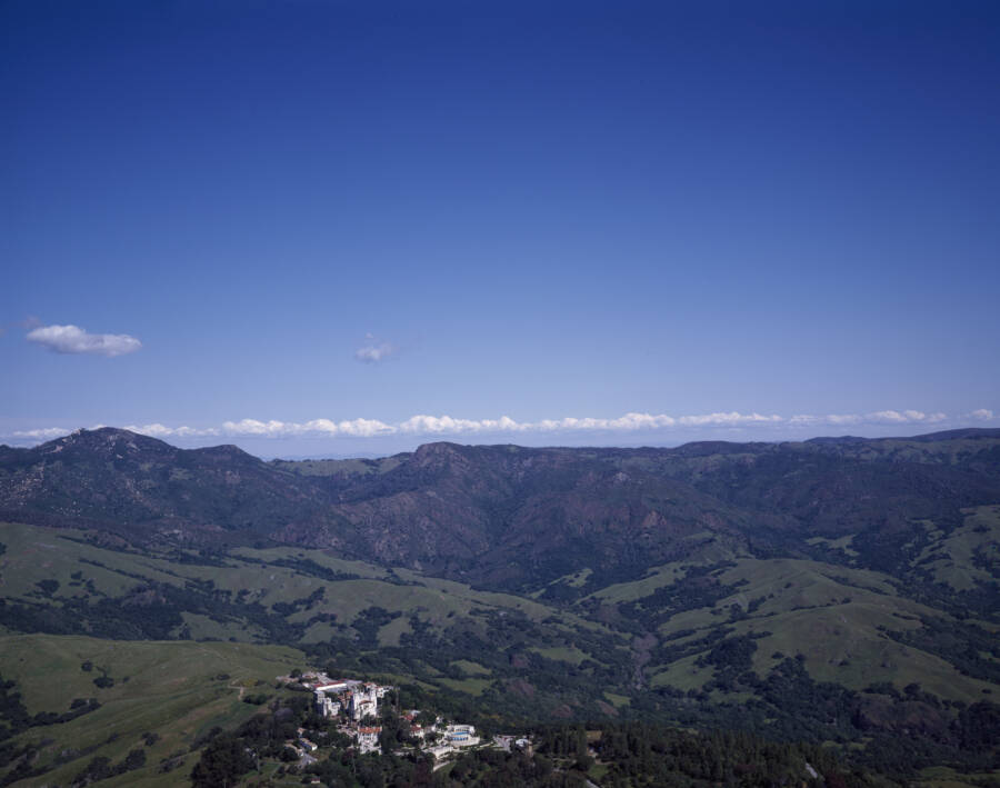 33 Photos Of Hearst Castle That Reveal Its Grand History